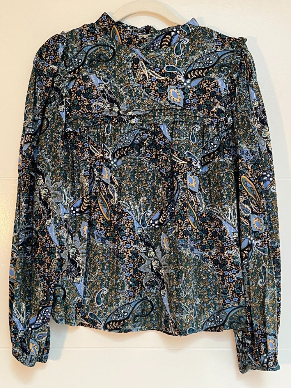 CLAIRE Top from Sweden! Gorgeous flower and paisley print - Size 40 Europe